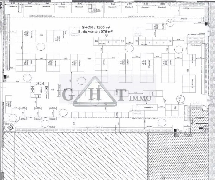 Retail in Saint-Maximin for lease - Building Photo - Image 2 of 2