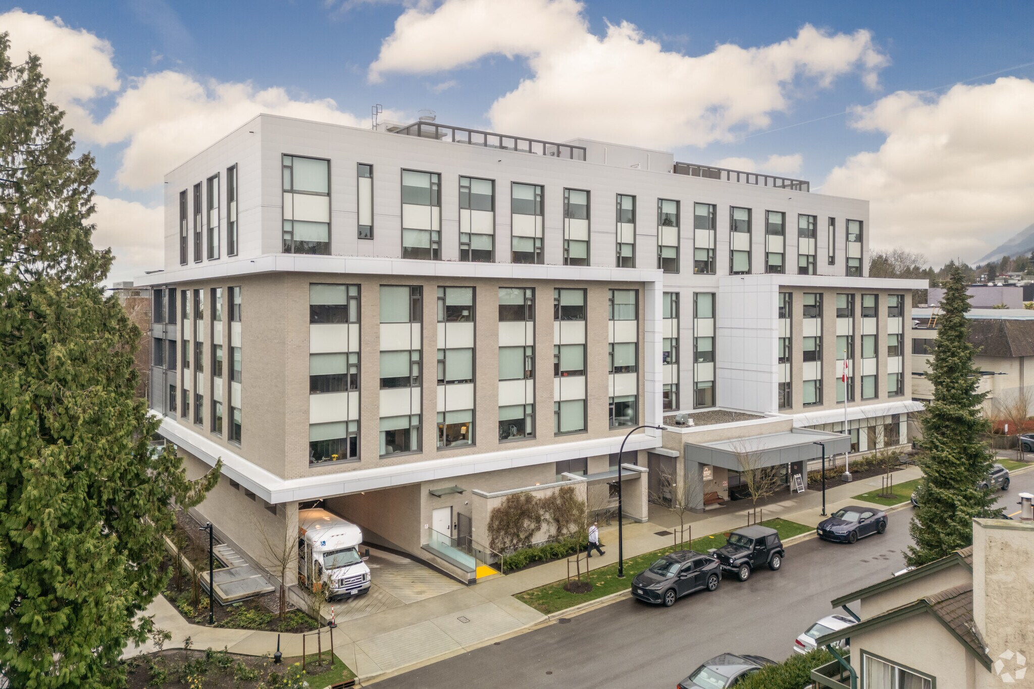 2141 Eastern Av, North Vancouver, BC à vendre Photo principale- Image 1 de 1