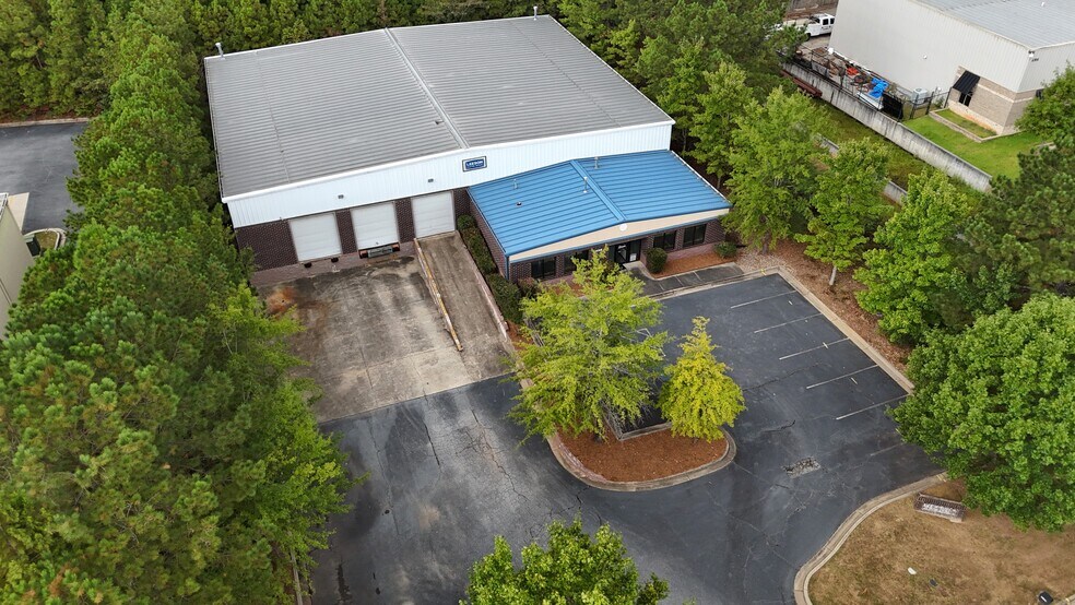 6758 Oak Ridge Commerce Way, Austell, GA à louer - Photo du bâtiment - Image 3 de 4