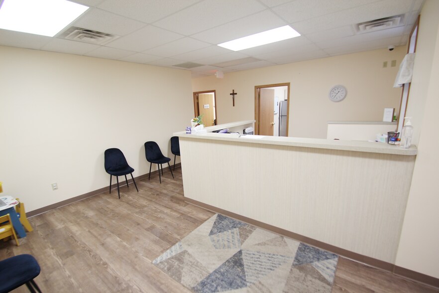 1197 High St, Wadsworth, OH à louer - Photo intérieure - Image 2 de 9