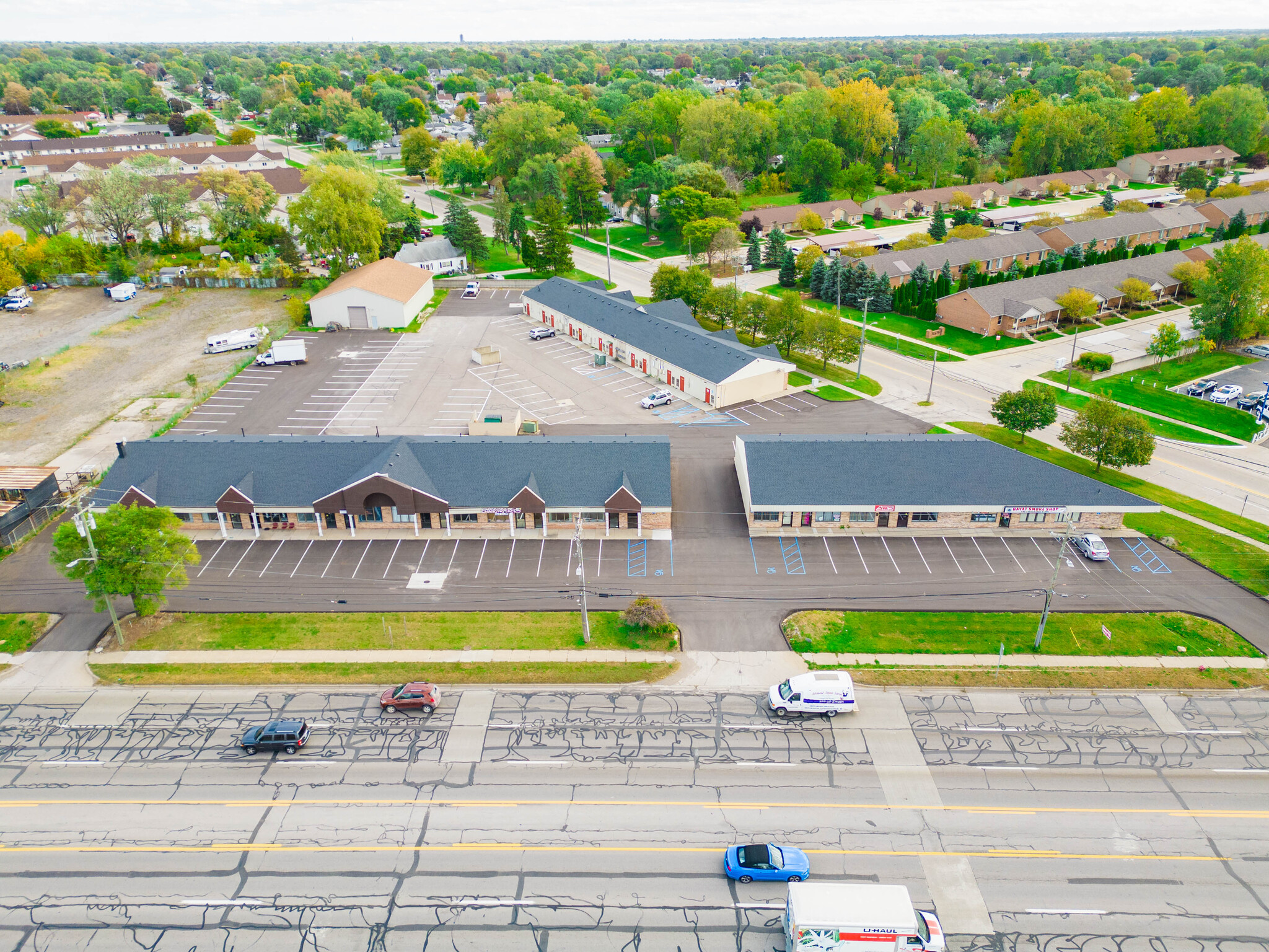 26010-26018 Groesbeck Hwy, Warren, MI for lease Building Photo- Image 1 of 15