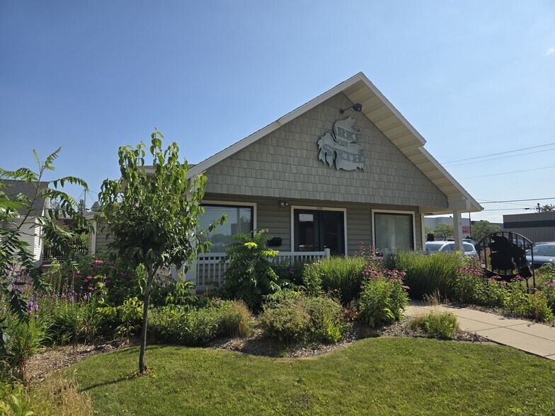 113 W 6th St, Marshfield, WI à vendre - Photo du bâtiment - Image 2 de 21