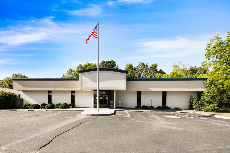 6205 Raeford Rd, Fayetteville, NC for sale - Building Photo - Image 1 of 28