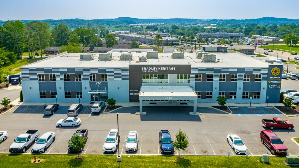 4312 Holiday Inn Express Way NW, Cleveland, TN à louer - Photo du bâtiment - Image 2 de 9