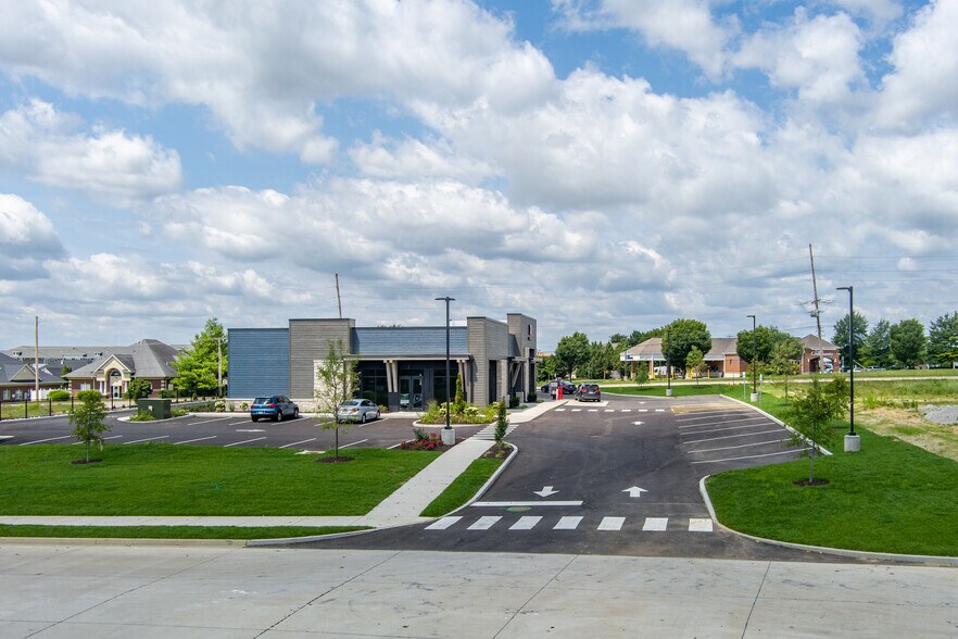 99 Magnolia Dr, Glen Carbon, IL à louer - Photo du bâtiment - Image 2 de 19