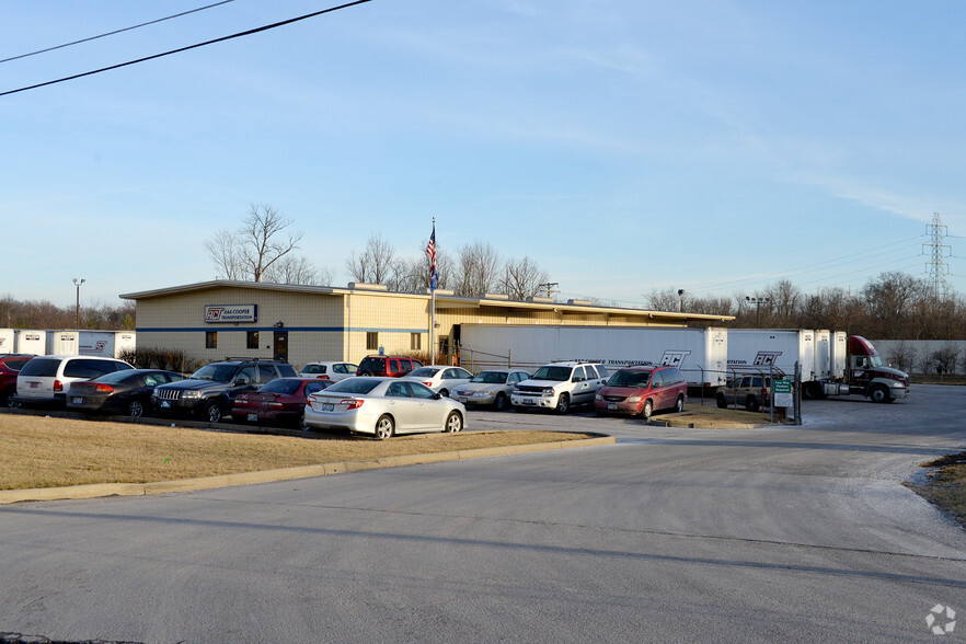 7705 Foundation Dr, Florence, KY for lease - Building Photo - Image 1 of 6