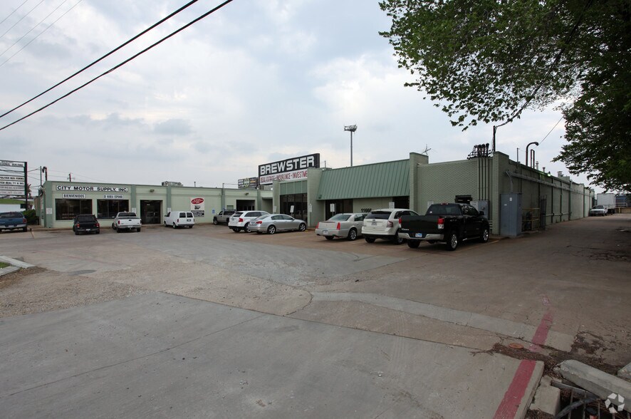 11666 Harry Hines Blvd, Dallas, TX à vendre - Photo du bâtiment - Image 2 de 2