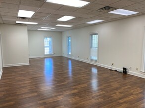 4840 Roswell Rd NE, Atlanta, GA for lease Interior Photo- Image 2 of 4