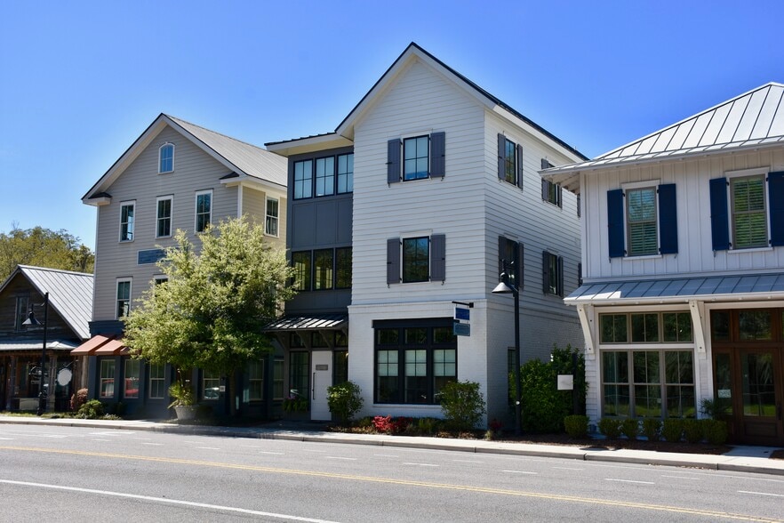 212 Bluffton Rd, Bluffton, SC for lease - Building Photo - Image 1 of 4