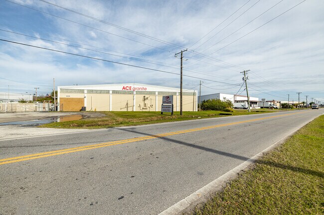 More details for 6625 Anderson Rd, Tampa, FL - Industrial for Lease