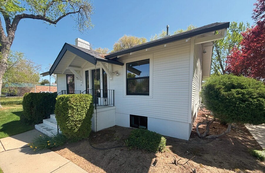 3113 W Overland Rd, Boise, ID à louer - Photo du bâtiment - Image 2 de 7