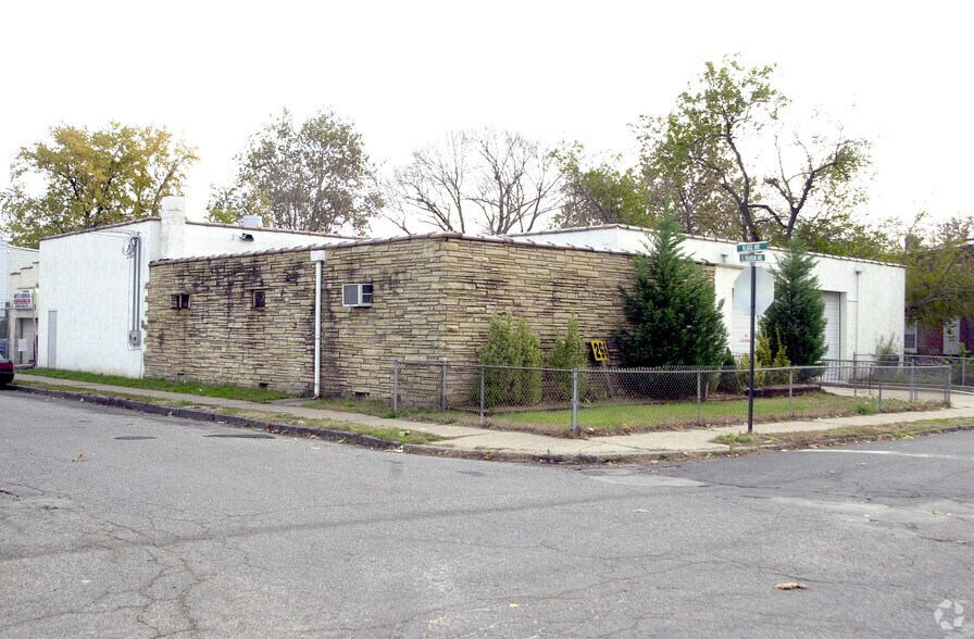 296 E Trenton Ave, Trenton, NJ à vendre - Photo du bâtiment - Image 2 de 10