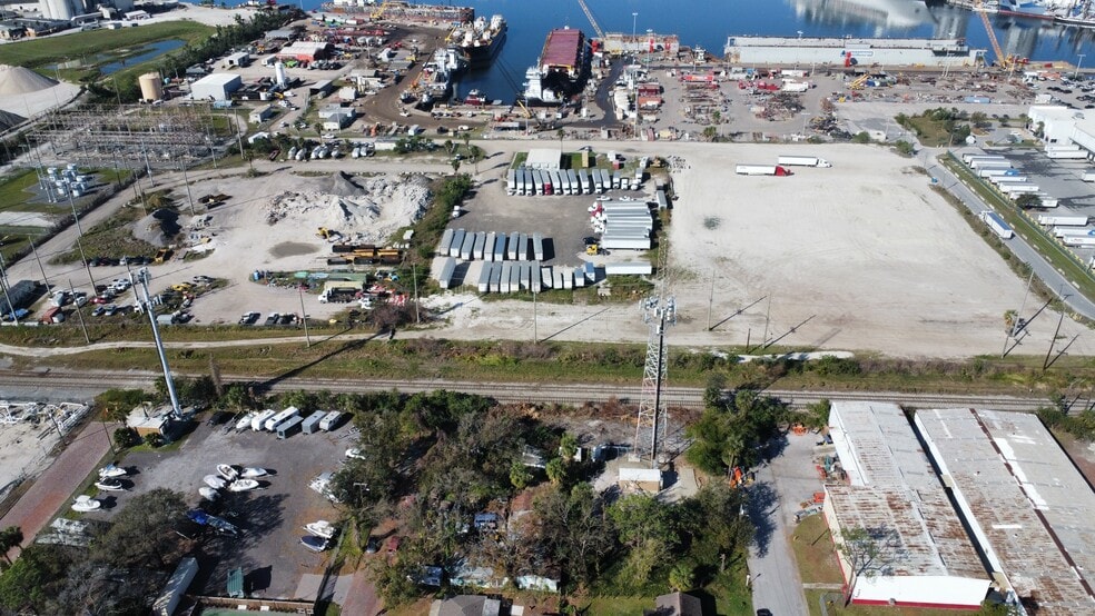 1650 Hemlock St, Tampa, FL for lease - Aerial - Image 1 of 4