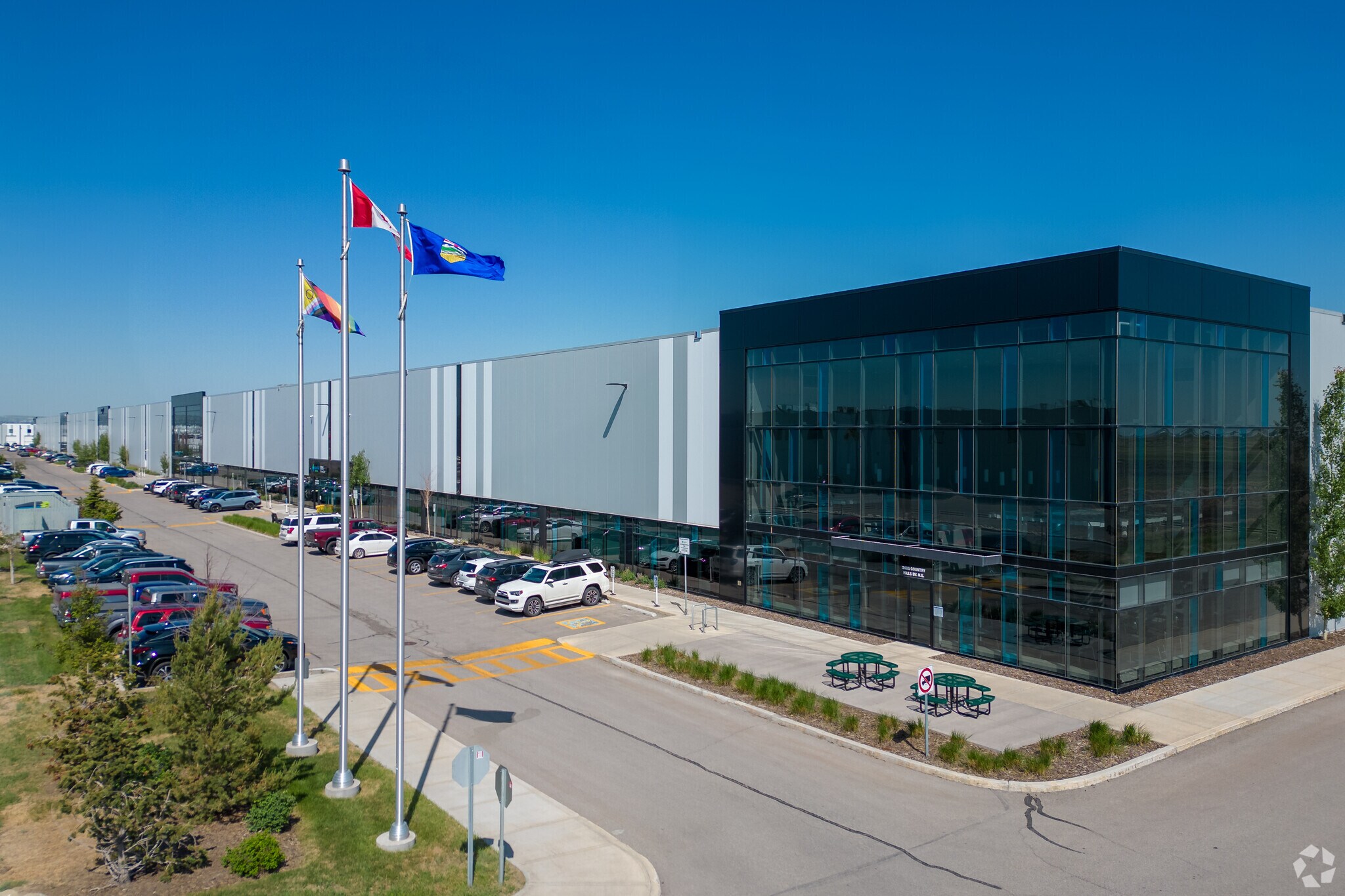 2626 Country Hills Blvd NE, Calgary, AB for lease Building Photo- Image 1 of 8