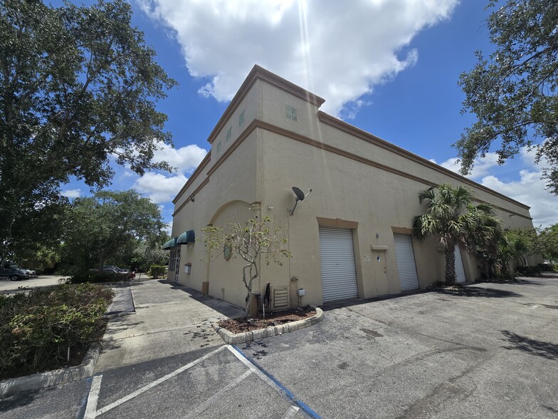 12140 Wiles Rd, Coral Springs, FL for sale - Building Photo - Image 2 of 23
