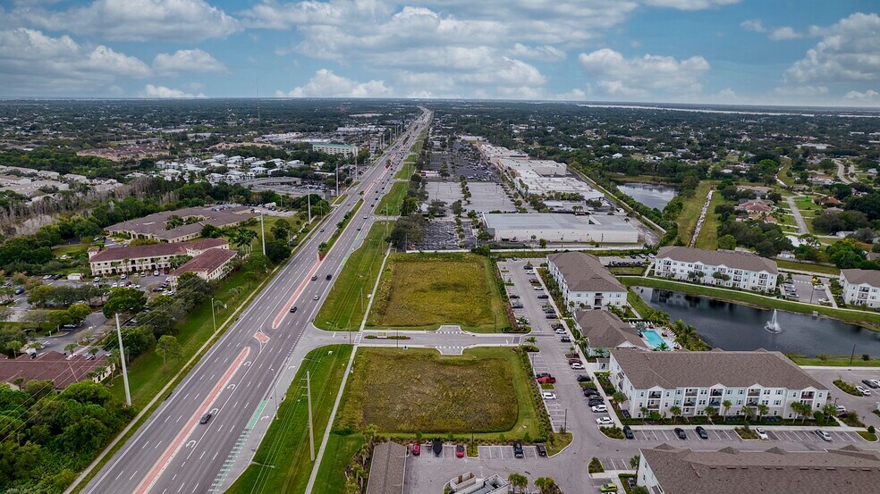 9871 S US Hwy 1, Port Saint Lucie, FL à louer - Photo du bâtiment - Image 1 de 6