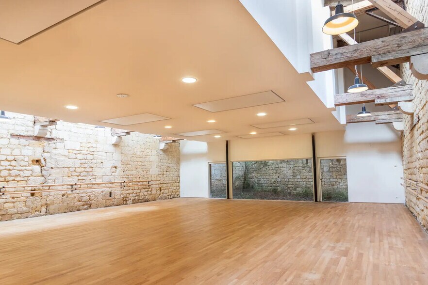 Retail in Bordeaux for sale - Interior Photo - Image 2 of 9