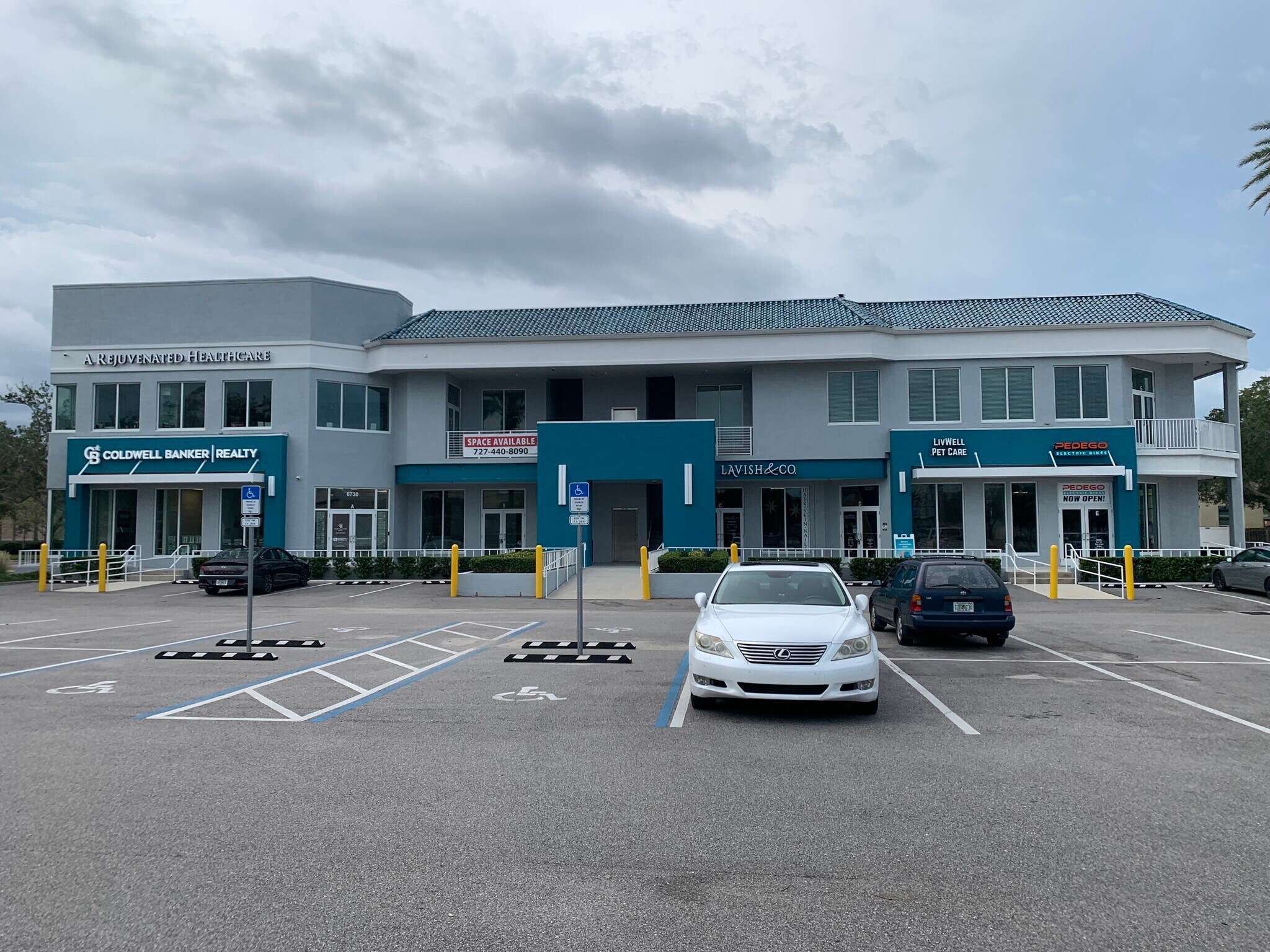 6730 22nd Ave N, Saint Petersburg, FL à louer Photo du bâtiment- Image 1 de 7