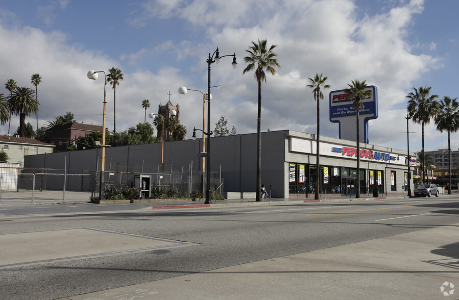 6125 Hollywood Blvd, Los Angeles, CA for lease - Building Photo - Image 3 of 6