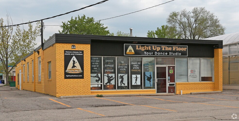 80 Advance Rd, Toronto, ON à vendre - Photo principale - Image 1 de 1