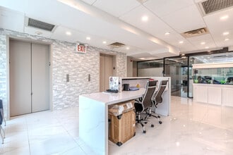 36-36 Main St, Flushing, NY à louer Photo intérieure- Image 2 de 10