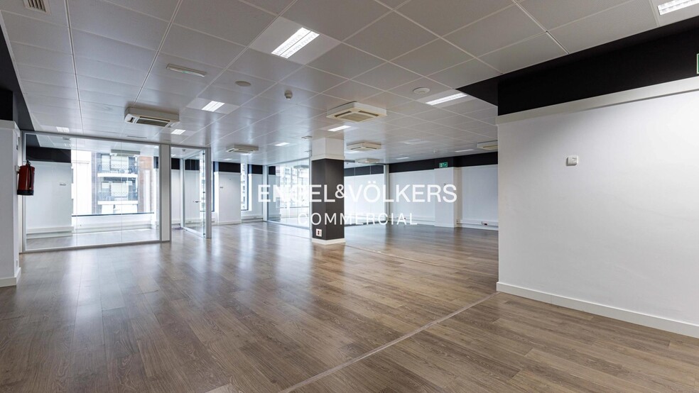 Office in Barcelona, Barcelona for lease - Interior Photo - Image 1 of 5