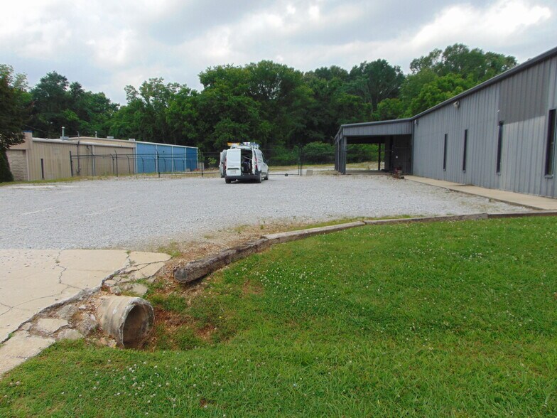 707 N Broadway St, Florence, AL à vendre - Photo du bâtiment - Image 3 de 5