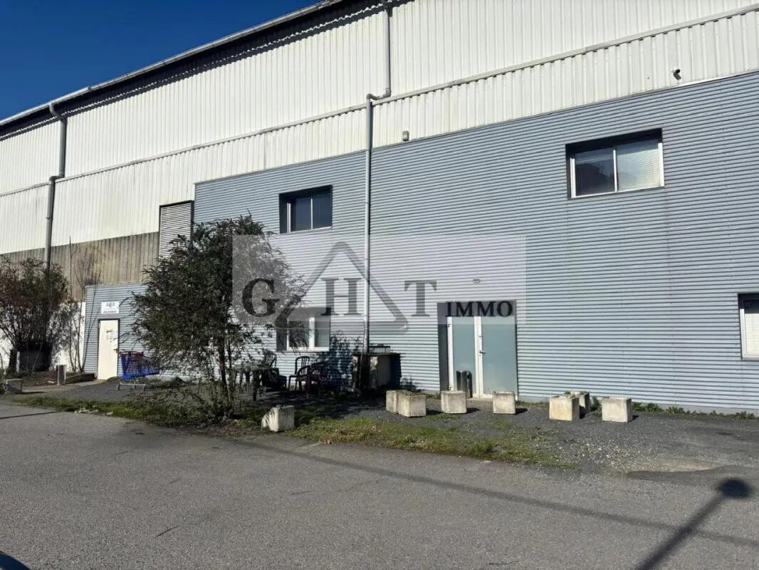 Office in Gennevilliers for lease Building Photo- Image 1 of 22