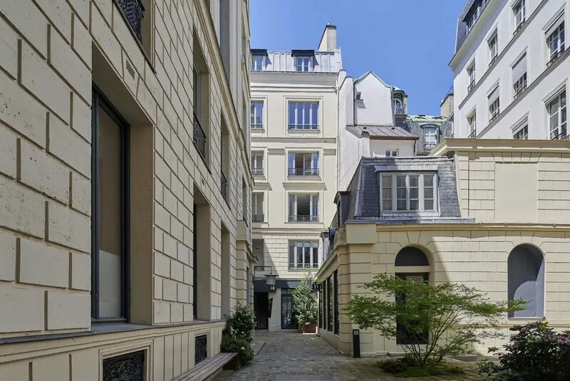 Office in Paris for lease Building Photo- Image 1 of 11