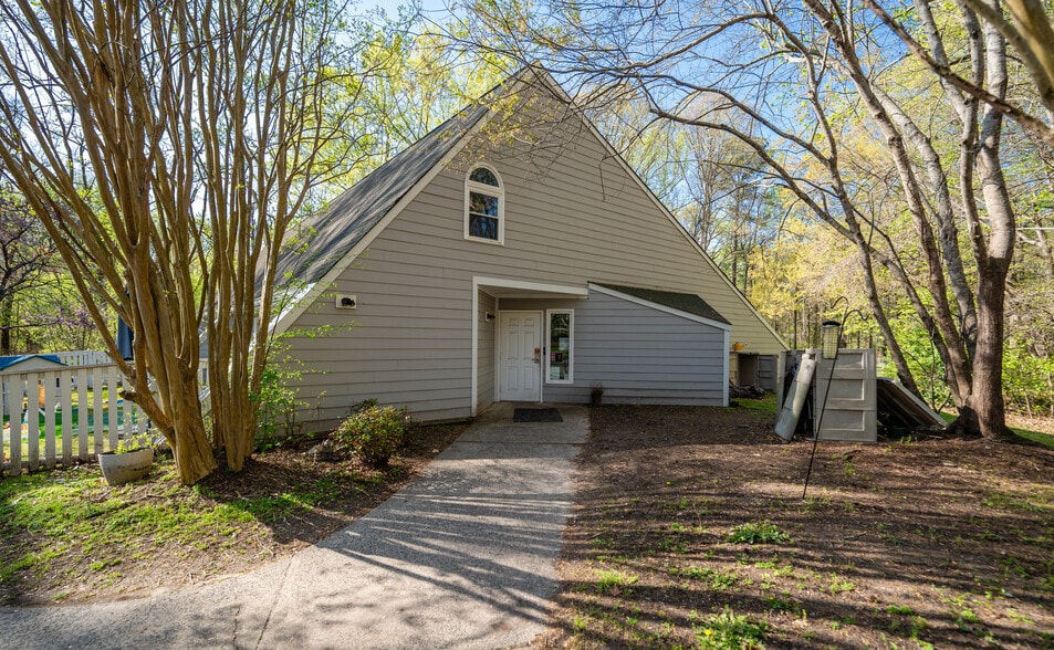 1307 W Woodcroft Pky, Durham, NC for sale - Building Photo - Image 3 of 27