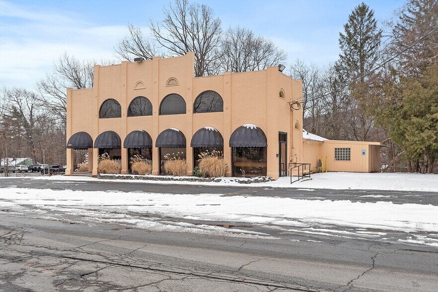 1123 South St, Fitchburg, MA à vendre - Photo du bâtiment - Image 2 de 25