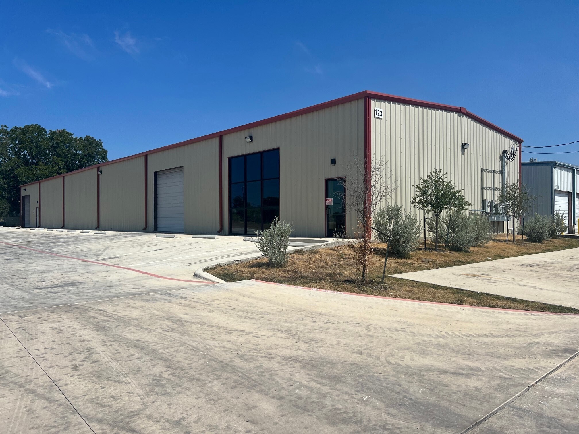 123 Deborah, New Braunfels, TX for lease Building Photo- Image 1 of 5
