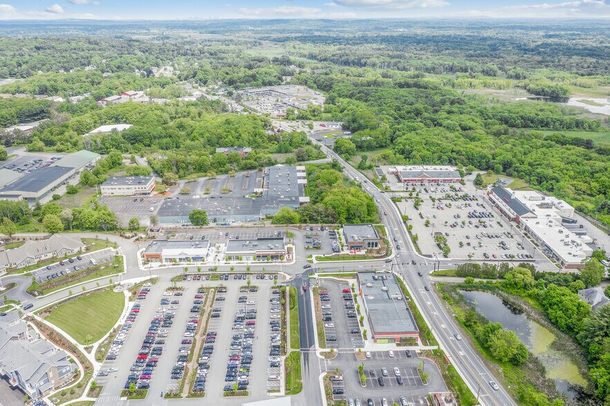 421-437 Boston Post Rd, Sudbury, MA à louer - Photo du bâtiment - Image 2 de 5