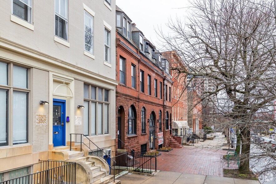 2125-2129 Maryland Ave, Baltimore, MD à louer - Photo du bâtiment - Image 3 de 4