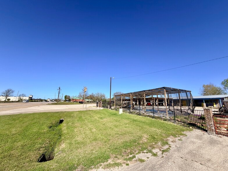 20698 Eva St, Montgomery, TX for lease - Building Photo - Image 3 of 20