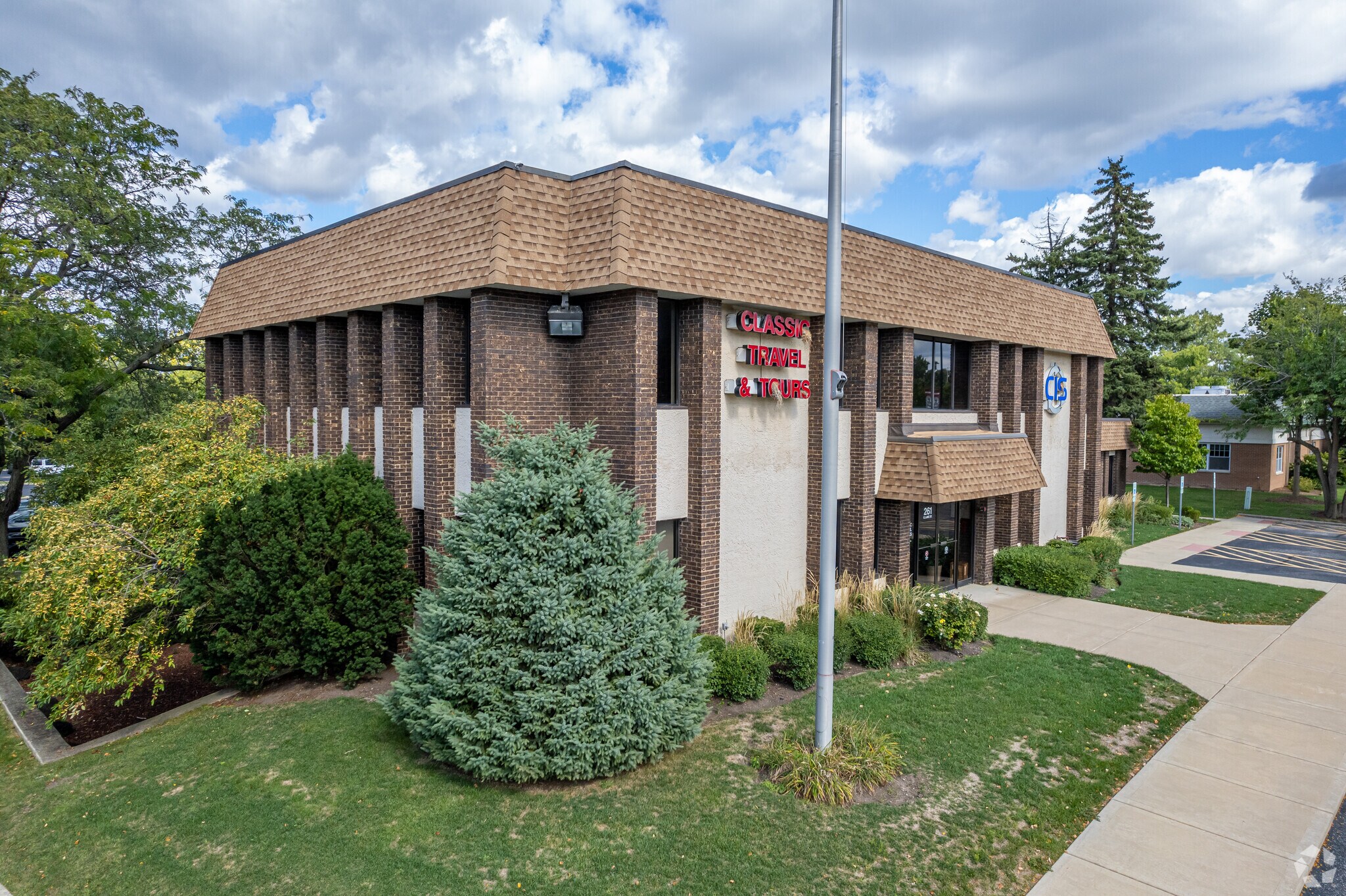 261 E Lake St, Bloomingdale, IL à louer Photo principale- Image 1 de 15