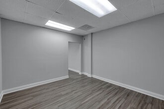 2101 N Sardis Rd, Charlotte, NC for lease Interior Photo- Image 2 of 24