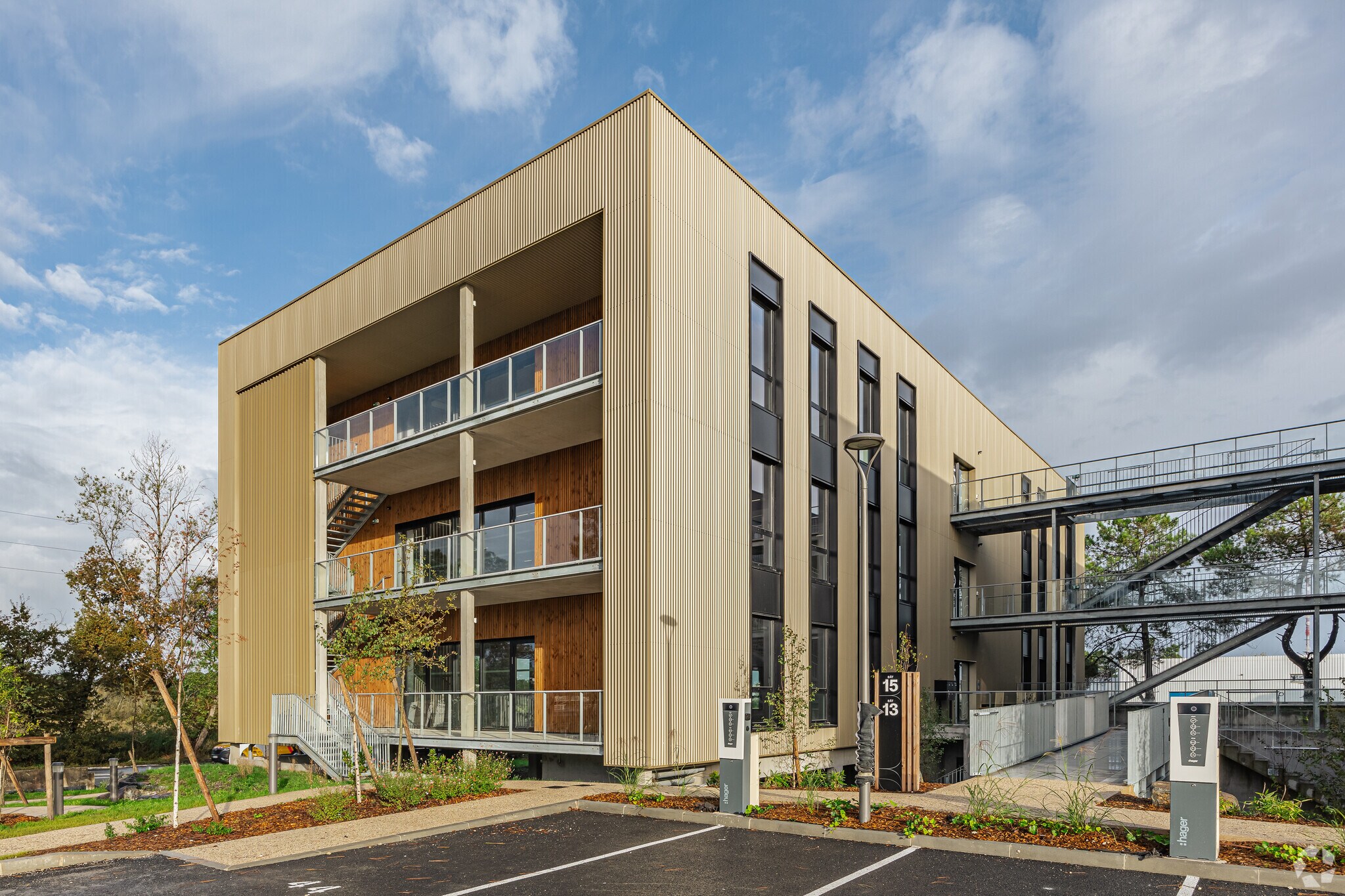 Office in Mérignac for lease Primary Photo- Image 1 of 15