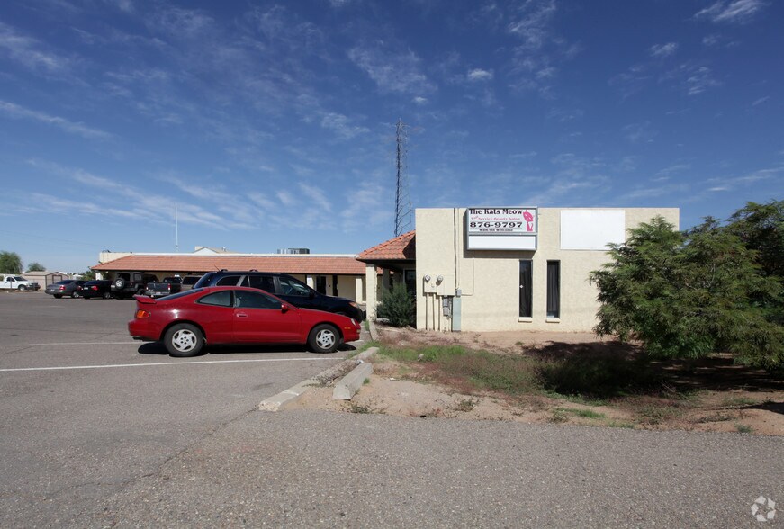 122 E Cottonwood Ln, Casa Grande, AZ à louer - Photo du bâtiment - Image 2 de 2