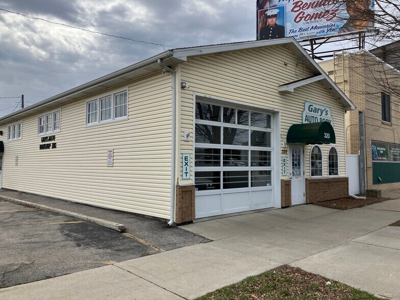 320 N Michigan Ave, Saginaw, MI à vendre - Photo du bâtiment - Image 3 de 3