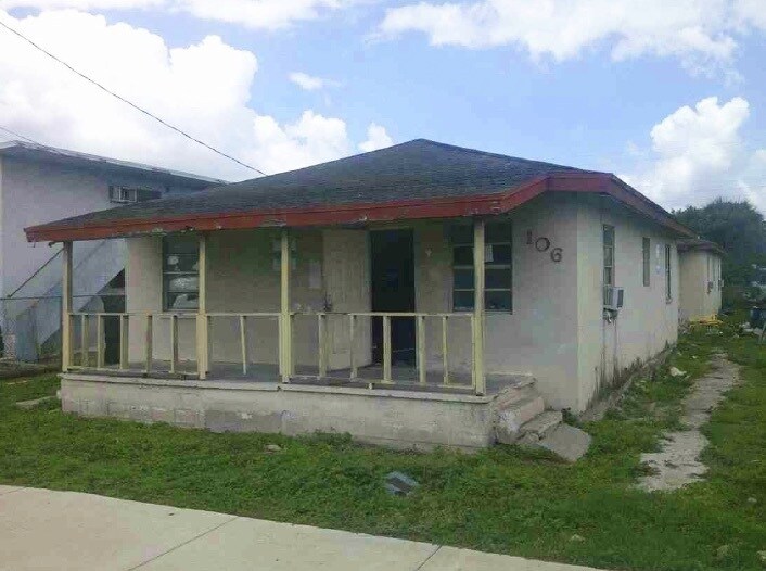106 SW 10th Ave, South Bay, FL à vendre - Photo du bâtiment - Image 2 de 4