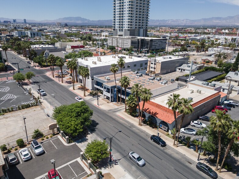 714 S 4th St, Las Vegas, NV à vendre - Photo du bâtiment - Image 3 de 25