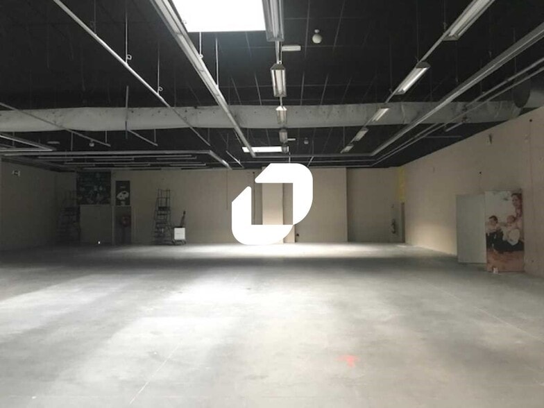 Retail in Biganos for sale - Interior Photo - Image 3 of 7