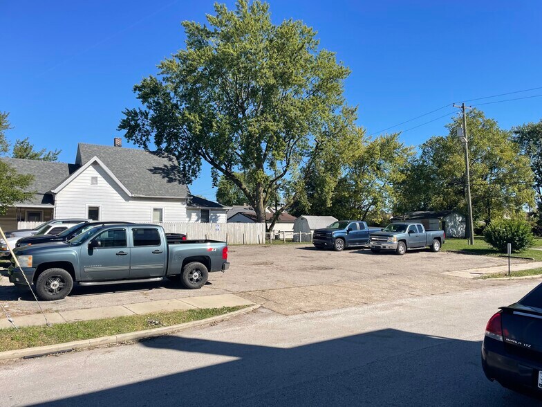 2137 S Meridian St, Indianapolis, IN à vendre - Photo du bâtiment - Image 2 de 11