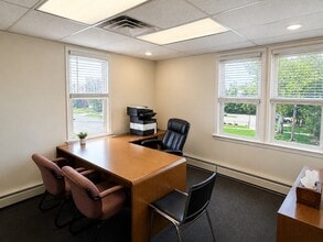 528 Rahway Ave, Woodbridge, NJ for lease Interior Photo- Image 2 of 5
