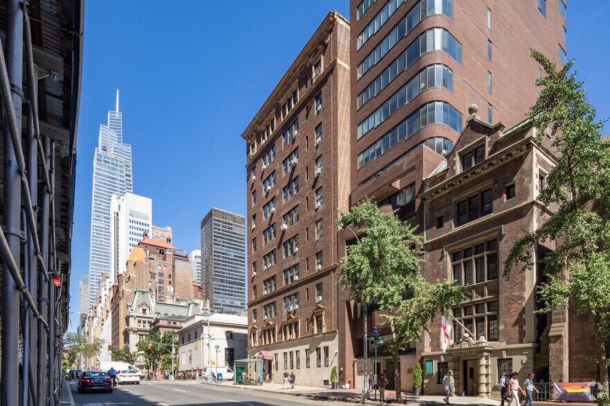 215 Madison, New York, NY à louer - Photo du bâtiment - Image 3 de 6