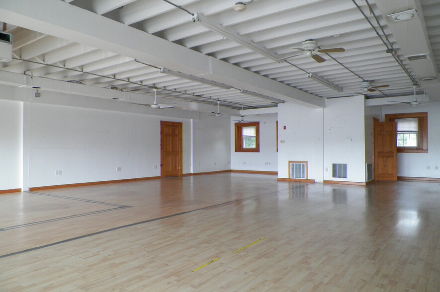 1478 Atwood Ave, Johnston, RI for lease - Interior Photo - Image 2 of 8