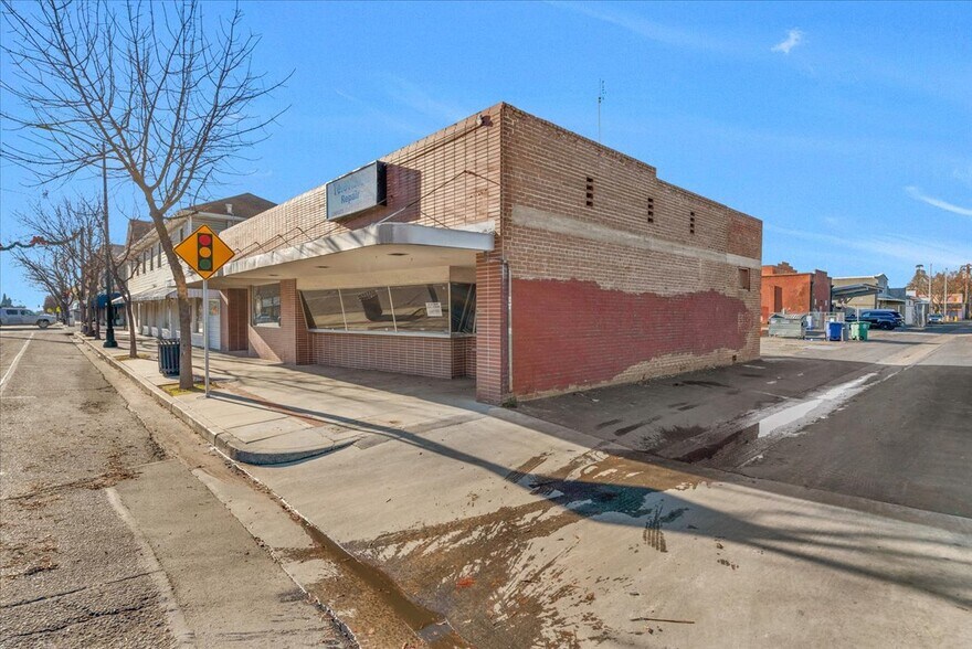 1623 11th St, Reedley, CA for lease - Building Photo - Image 2 of 27