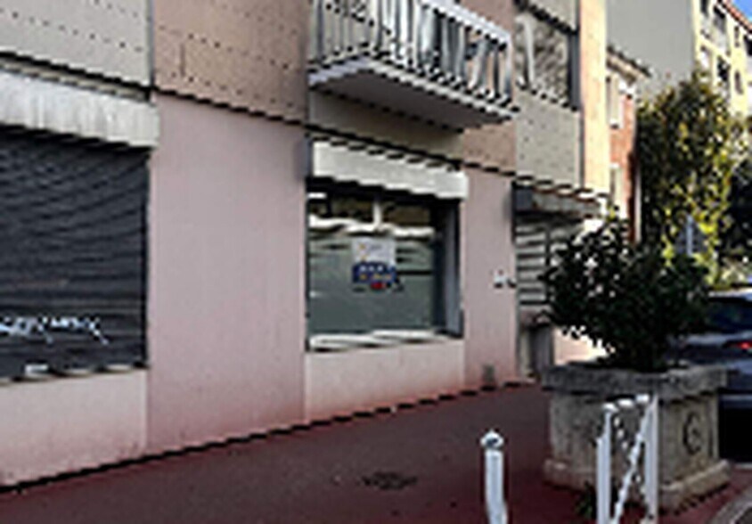 17 Rue Guillot, Montrouge à louer - Photo du bâtiment - Image 2 de 5