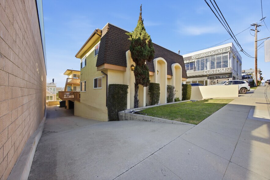 2121 Pacific Coast Hwy, Hermosa Beach, CA à vendre - Photo du bâtiment - Image 3 de 17